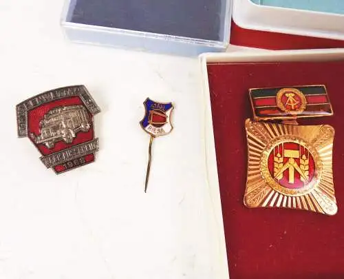 Konvolut DDR Abzeichen 