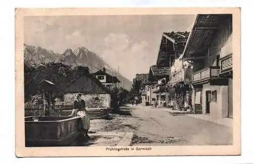 Ak Frühlingstraße in Garmisch Frau am Brunnen