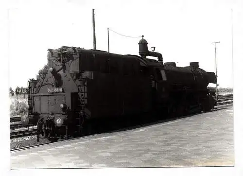 Foto DB 042 166 Dampflok Bw Rheine beim Umsetzen Emden West 11.08.1969