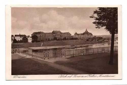 Ak Dresden Blick auf Finanz und Kultus Ministerium 1930