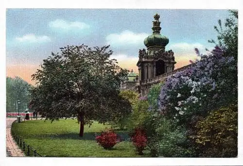 Ak Postkarte Dresden Sachsen Partie am Königlichen Zwinger