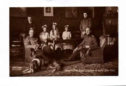 Ak König Friedrich August v. Sachsen im Kreise seiner Kinder 1914