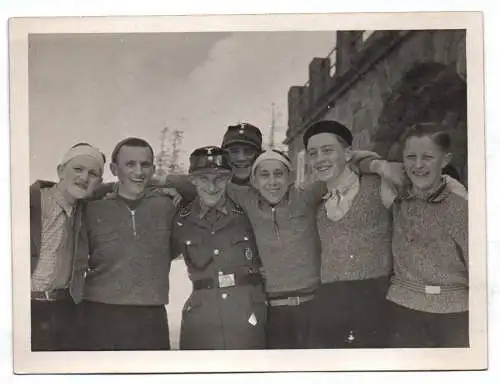 Foto Kraftfahrer mit Abzeichen Orden Mütze Brille 2 Wk WW2