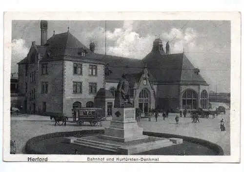 Ak Herford Bahnhof und Kurfürsten Denkmal Kutsche