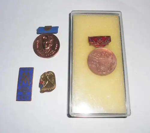 DDR Abzeichen GST Ausbilder Artur Becker Messe Leipzig 1960 Sommersport