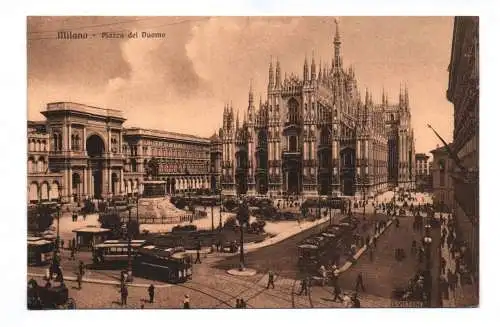 Ak Milano Piazza del Duomo 1914 Dom und Triumphbogen Italien Mailand