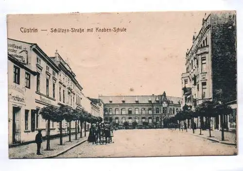 Ak Küstrin Schützen Straße mit Knaben Schule Cüstrin Kostrzyn  1921 Bahnpost