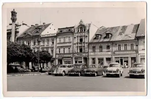 Foto Parkplatz Autos Wartburg Ifa Trabant DDR 1960 er Oldtimer