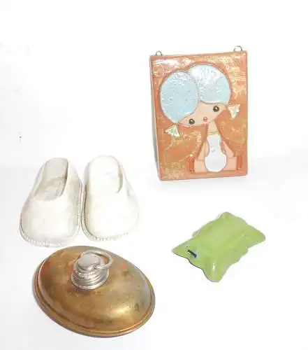 Lot DDR Puppenstuben Bild Blech Eimer Schuhe Backformen Bettpfanne Schuhe 1950er