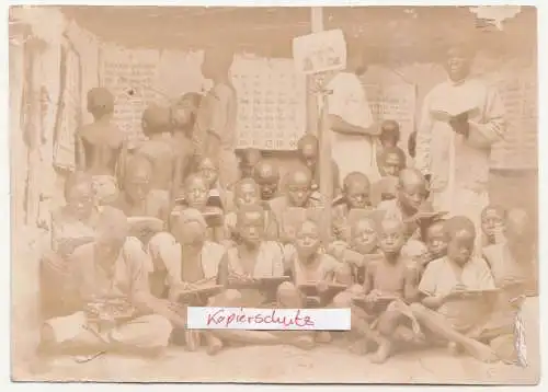 Foto Afrika Jungen in der Schule Kolonie Ureinwohner Volk Natives peoples (F2244