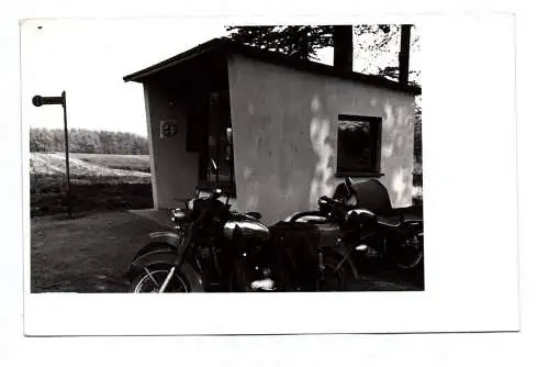 Foto Jawa Motorrad Bushaltestelle DDR 1970 er Fernsprech Emailschild