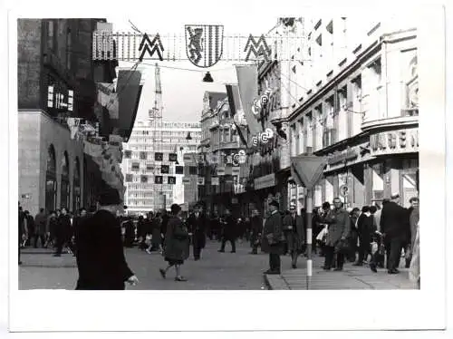 2 x Foto Leipziger Messe um 1970 Ausstellung Messestadt Leipzig DDR