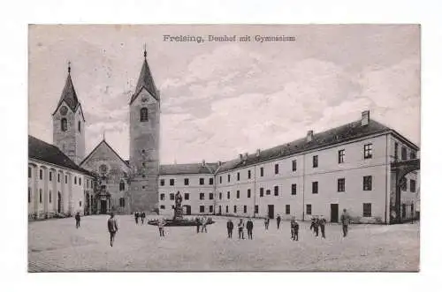 Ak Freising Domhof mit Gymnasium 1909