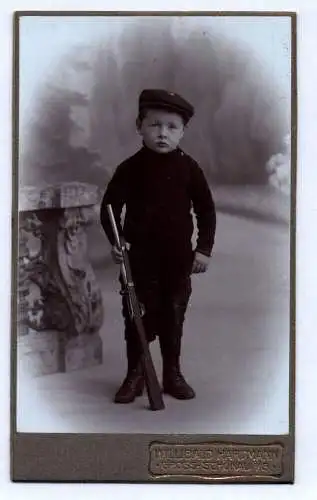 CdV Foto kleiner Bube mit Gewehr um 1900 Großschönau 