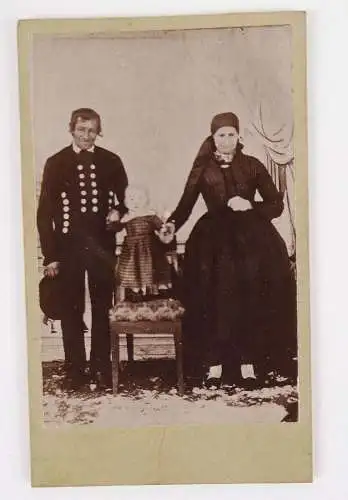 CDV Foto Familie in Tracht um 1900