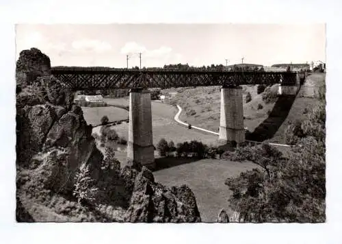 Foto Ak Beratzhausen Oberpfalz Blick ins Laabertal und zur Friesenmühle 1959