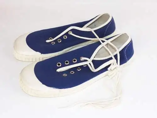 Turnschuhe Sportschuhe DDR Größe 41 Blau Weiß true Vintage