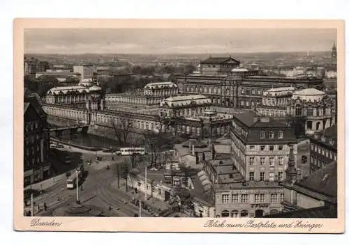 Ak Dresden Blick zum Postplatz und Zwinger Straßenbahn