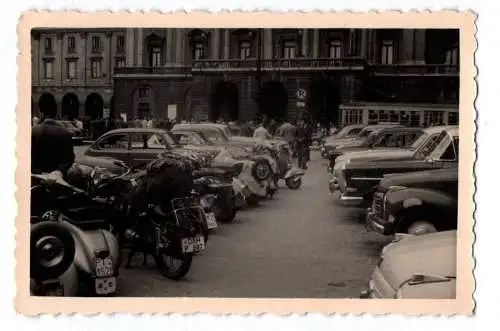 Foto DDR Parkplatz Autos Oldtimer kfz