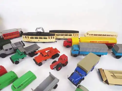 Modellautos Espewe Permot Konvolut meist H0 Straßenbahn LKW Autos PKW