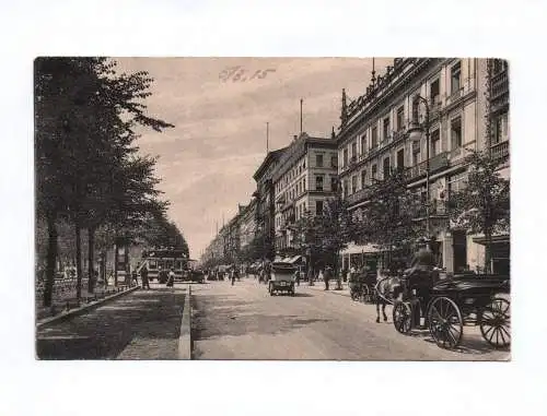 Ak Berlin Unter den Linden 1915 belebt Menschen Autos Feldpostkarte