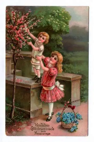 Künstler Ak Herzlichen Glückwunsch zum Namenstage goldgeprägt Kinder mit Blumen