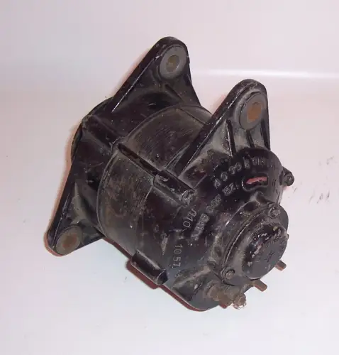 Alter Moskwitsch Lichtmaschine Ersatzteil !