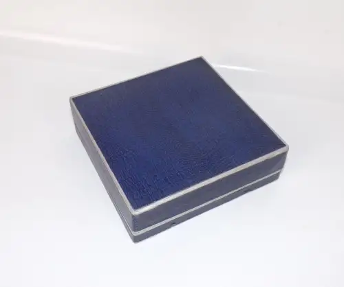 Robur Medaille Für langjährige Mitarbeit Silber Stufe Etui Anstecknadel DDR