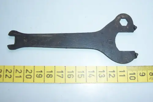 Alter Spezial Multifunktionsschlüssel 8,9 & 19 mm Bordwerkzeug ? Oldtimer (nr14