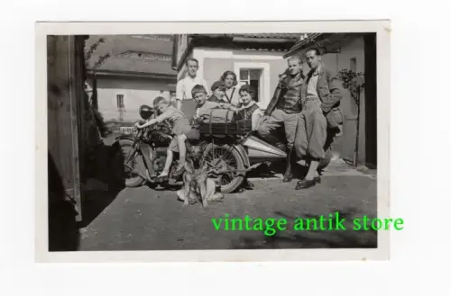 Foto Familie mit Motorrad und Beiwagen um 1930 Oldtimer