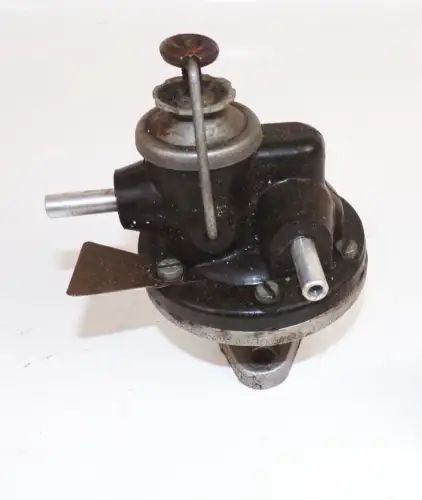 Alte Benzinpumpe Kraftstoffpumpe für Wartburg Oldtimer