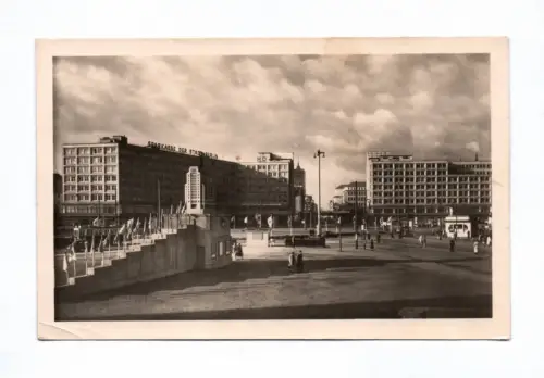 Foto Ak Berlin Alexanderplatz 1953 Sparkasse der Stadt Berlin HO