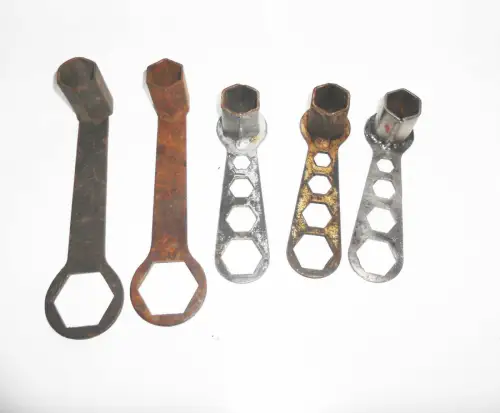 5 alte Steckschlüssel Nussschlüssel Oldtimer Werkzeug Sechskant Bordwerkzeug