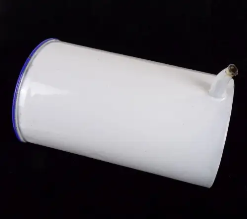 Alter Einlauf Behälter Email Pflanzgefäß Weiß blau