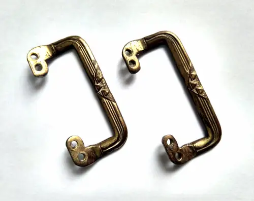 2 Stück alte Griffe Messing klein Schubladengriffe