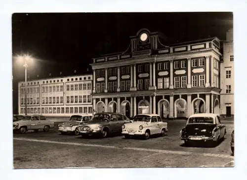 Foto Ak Rostock Rathaus 1967 Autos Trabant P50 Wartburg 311 PKW