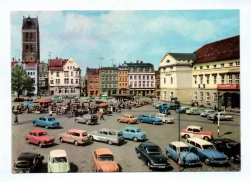 Foto Ak Wismar Markt DDR 1967 Trabant alte Autos KFZ PKW