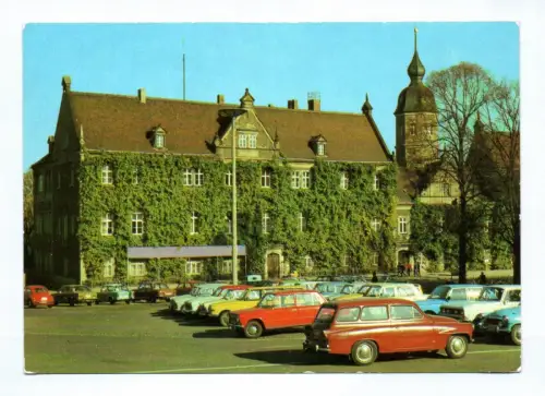 Foto Ak Riesa Rathaus 1988 alte Autos PKW Wartburg Trabant KFZ