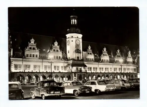 Foto Ak Messestadt Leipzig Altes Rathaus 1972 alte Autos DDR Trabant KFZ