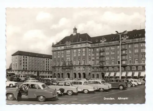 Foto Ak Dresden Altmarkt alte Autos PKW Trabant DDR 1965