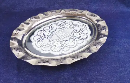 Altes Tablett Metall Glas gehäkeltes Muster Antik Dekorativ 