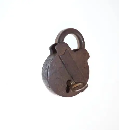 Altes Vorhängeschloss mit Schlüssel Loft Vintage 