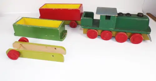 Alte Holz Eisenbahn DDR Ersatzteilspender Bastlerware
