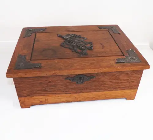 Alte Schatulle Box Aufbewahrung Antik schöne Beschläge um 1900