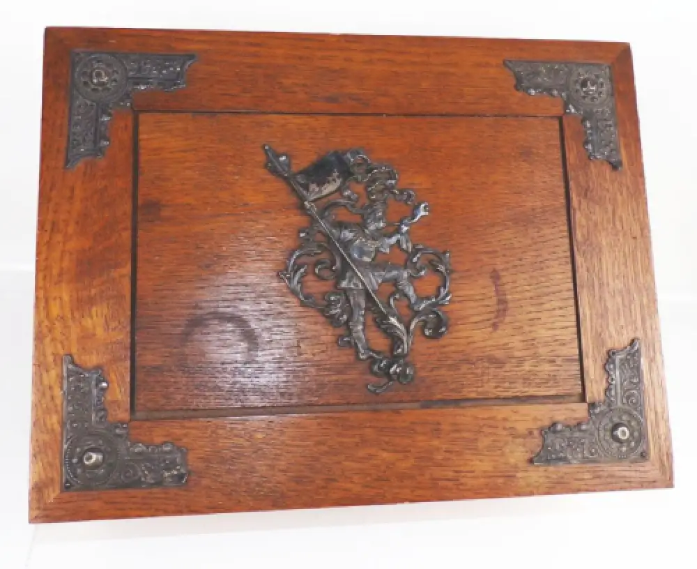 Alte Schatulle Box Aufbewahrung Antik schöne Beschläge um 1900 2