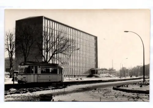 Foto Chemnitz Karl-Marx-Stadt Straßenbahn Gebäude Szene DDR Winter