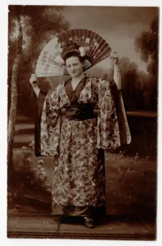 Foto Ak Frau im asiatischen Kostüm um 1910