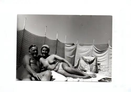 Foto Strandfoto halbnacktes Ehepaar DDR Urlaub Naturismus