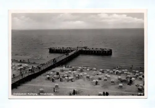 Foto Ak Ostseebad Kolberg Seebrücke Strand Pommern
