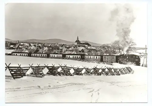 Foto Ak Dampflok Eisenbahn 1982 Harzbahnen im Winter Hasselfelde mit Brocken